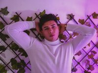 View NickThomas’s Exclusive Cam Show