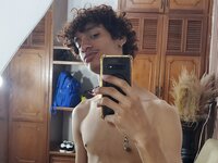 View PeterDemian’s Exclusive Cam Show