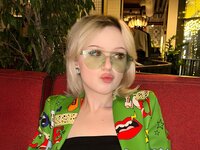 View EmiliSaren’s Exclusive Cam Show