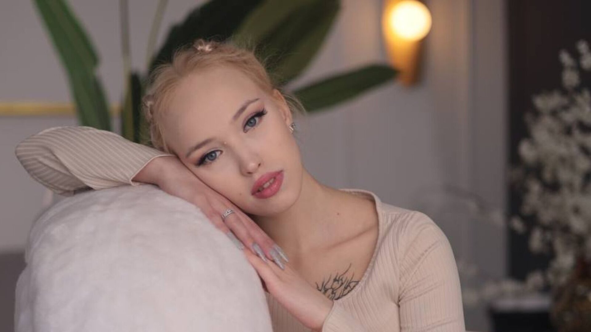 View LaurenLew’s Exclusive Cam Show