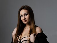 View NoraFoxes’s Exclusive Cam Show